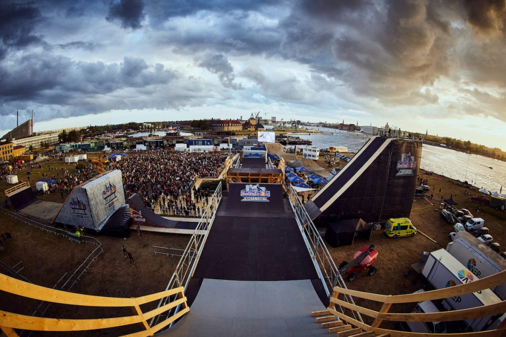 Sweden's Emil Johansson continued his dominant streak in competition, leaving the 21 remaining riders at the inaugural Red Bull Copenride in Copenhagen to compete for silver in the weather-affected competition.